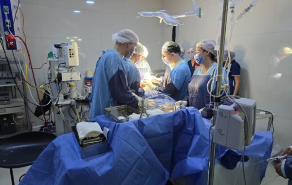 Histórica cirugía en el hospital Larcade de San Miguel