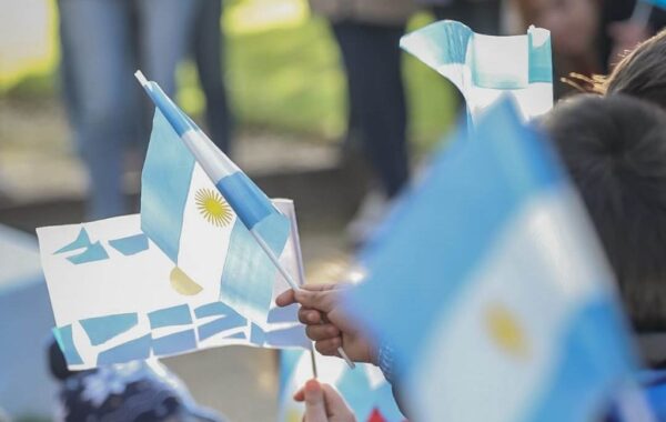 Convocatoria a instituciones para el Desfile del 9 de Julio