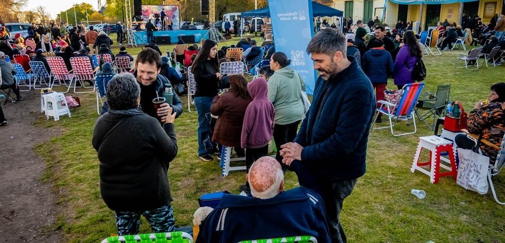 Agustín Roca vivió una multitudinaria edición de «Roca le canta a Yupanqui»