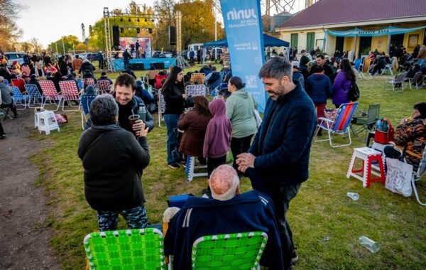 Agustín Roca vivió una multitudinaria edición de «Roca le canta a Yupanqui»
