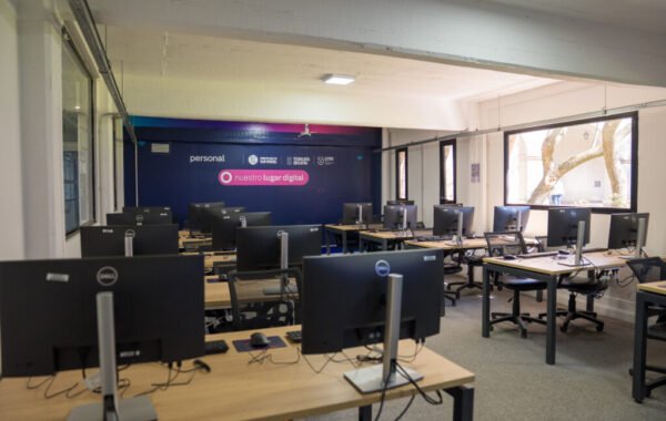 San Miguel suma la primera Aula Digital de Personal en la provincia, en la UTEC