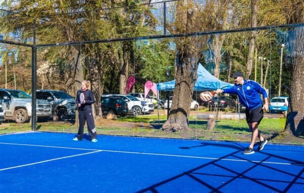 Abrió «Hoyo 19», un nuevo complejo de pádel en Junín frente al Golf Club